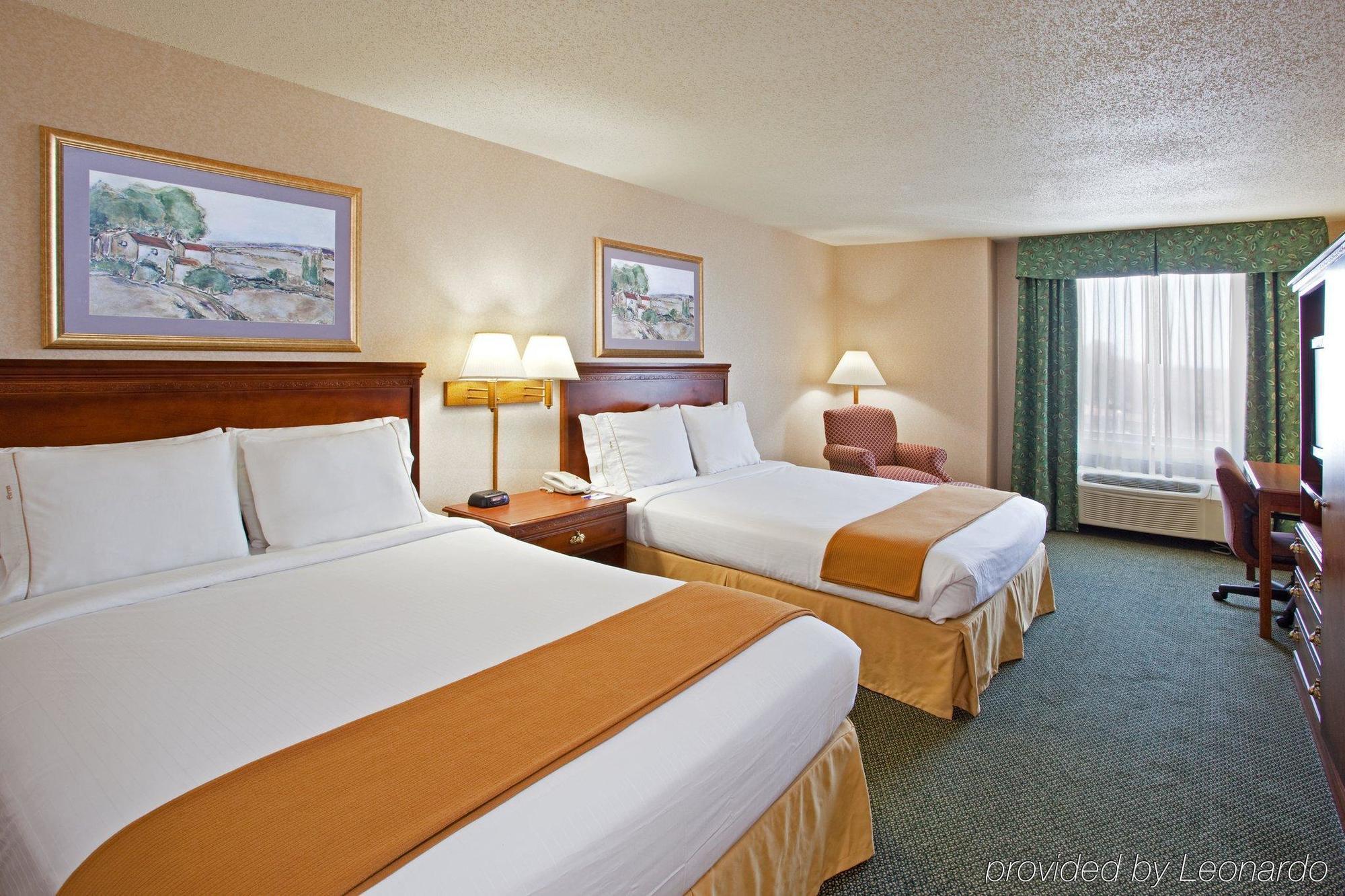 Holiday Inn Express And Suites Pittsburgh West Mifflin By Ihg Bagian luar foto
